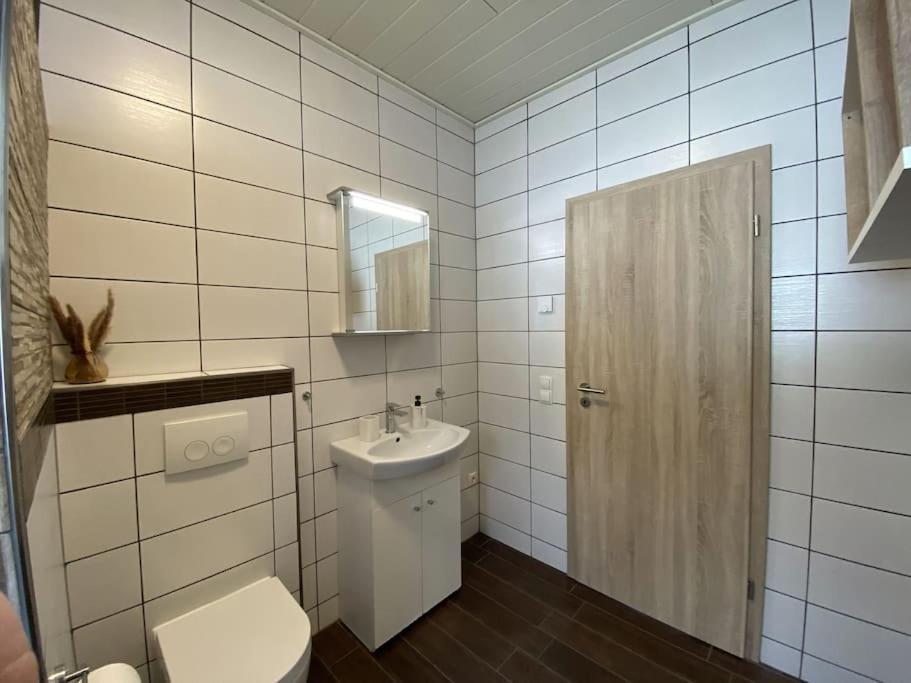 Neu Apartment In Schloss Naehe,Parkplatz, Netflix Sögel Eksteriør billede