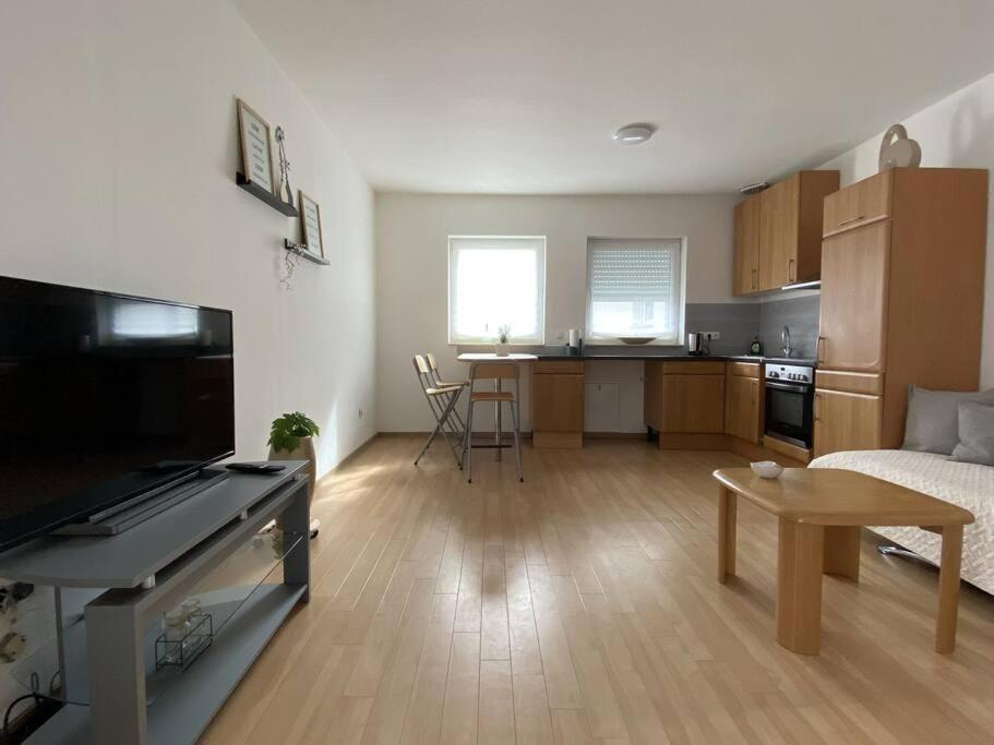 Neu Apartment In Schloss Naehe,Parkplatz, Netflix Sögel Eksteriør billede